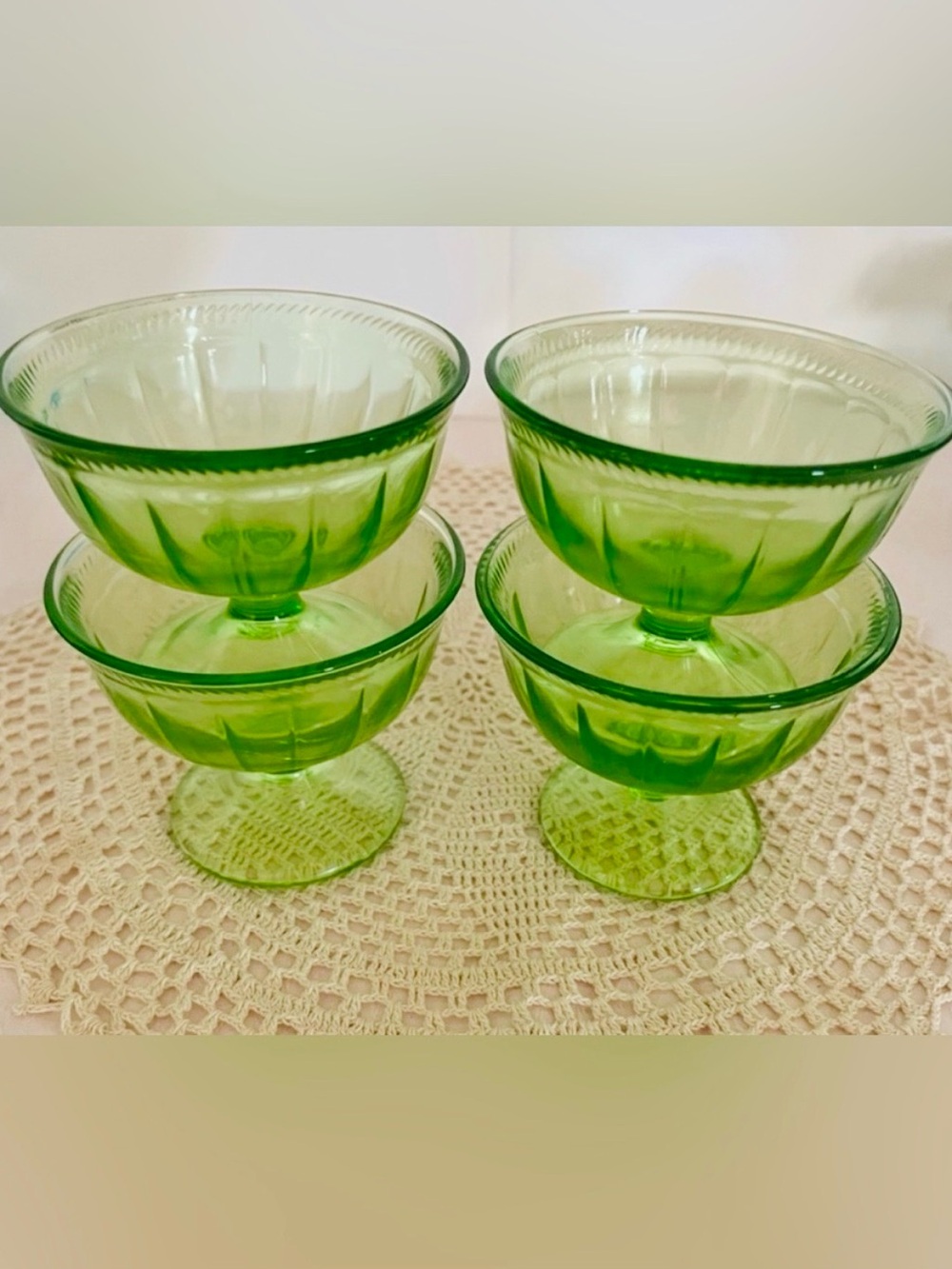 Set of 4 Sherbet Cups Federal Glass Colonial Fluted Rope Green, UV Glass